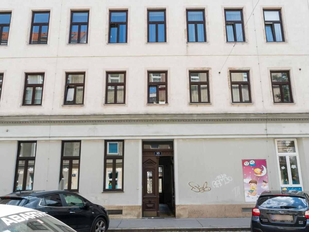 Elegant Apartment In Vienna With Patio Екстериор снимка