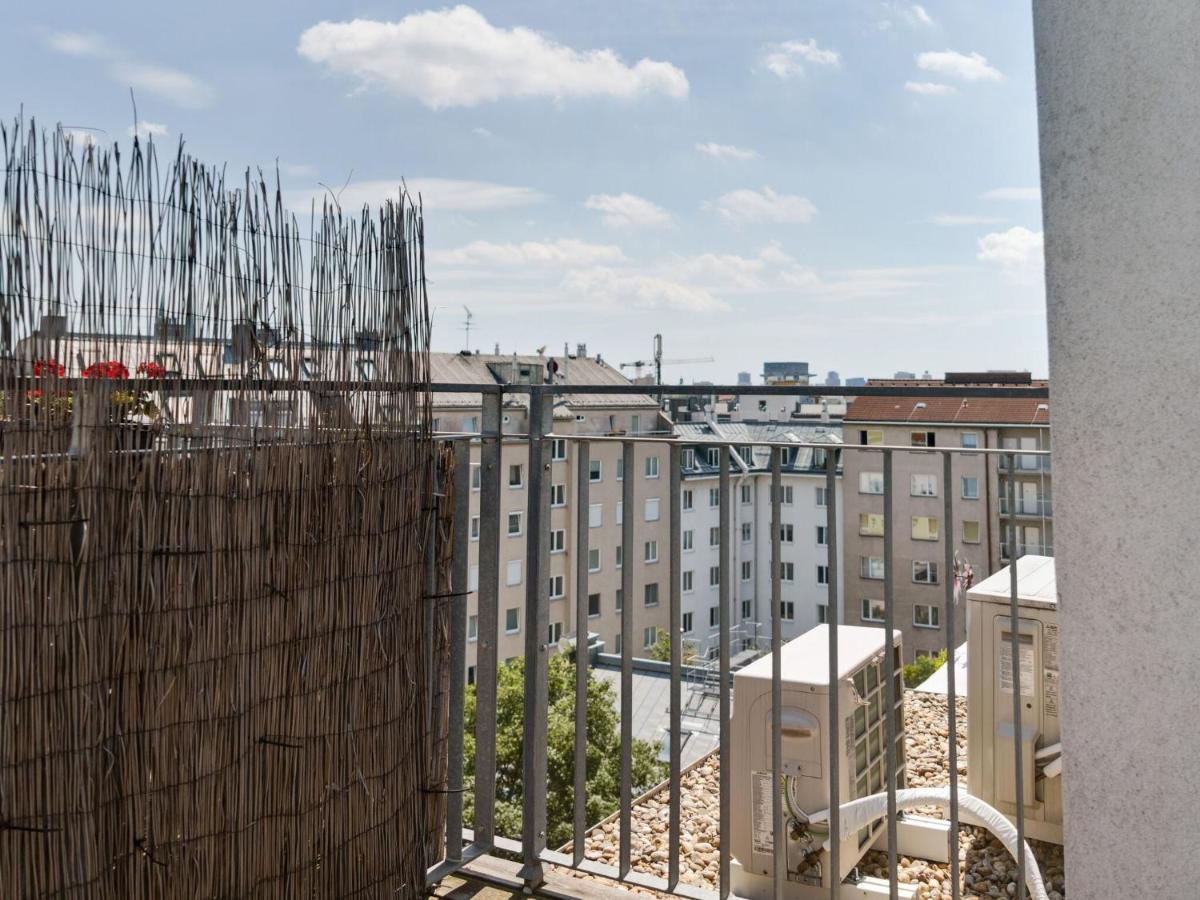 Elegant Apartment In Vienna With Patio Екстериор снимка